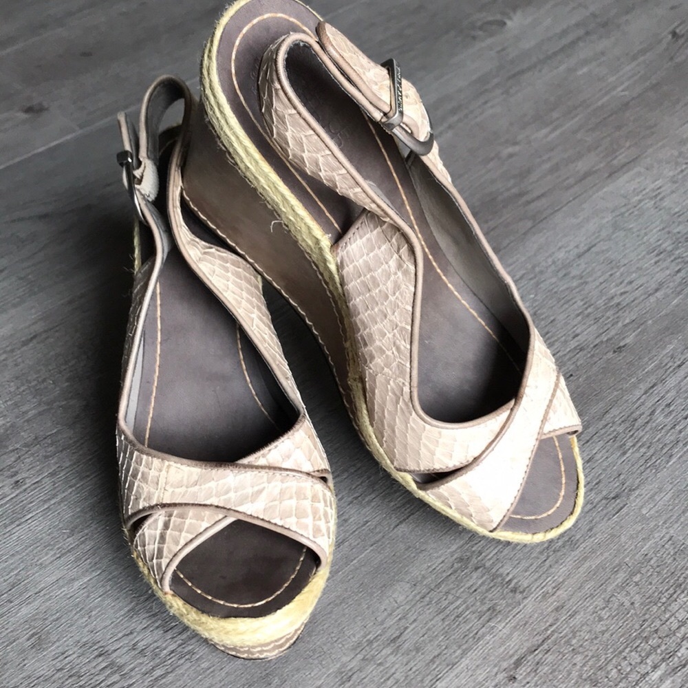 Vince Camuto Estera Leather Snakeskin Print Slingback Wedge Sandals - Picture 5 of 14